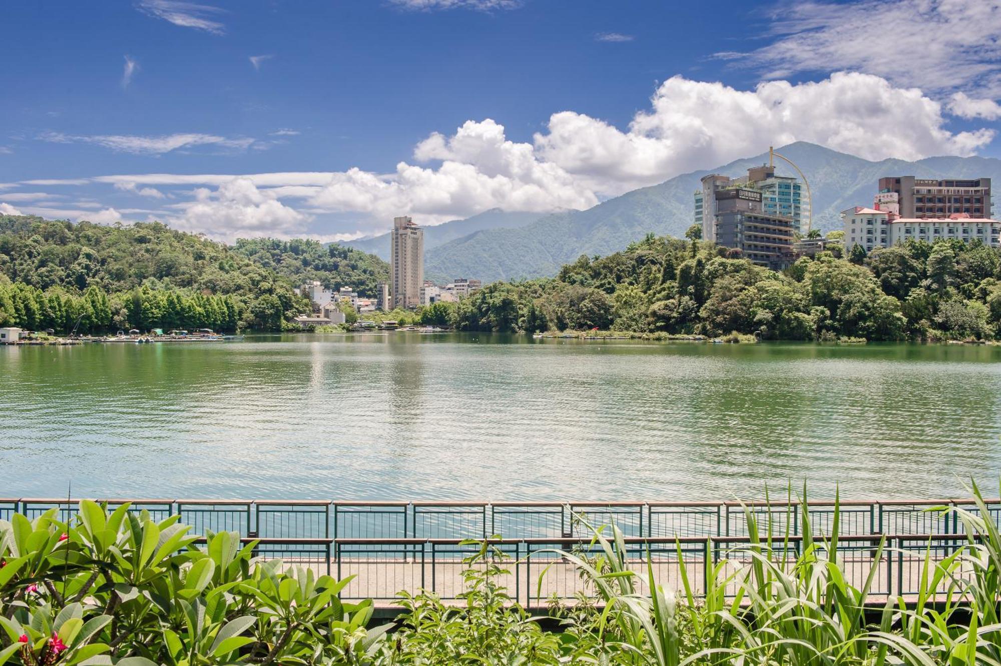 Bishui Shanju Lakeside B&B Юйчи Экстерьер фото